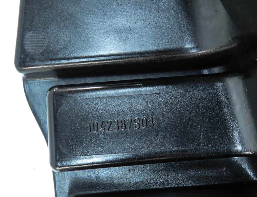 Thumbnail 10: 2011 LAND RANGE ROVER SPORT (L320) 5.0L SUPER ENGINE AIR INTAKE RESONATOR HOSE