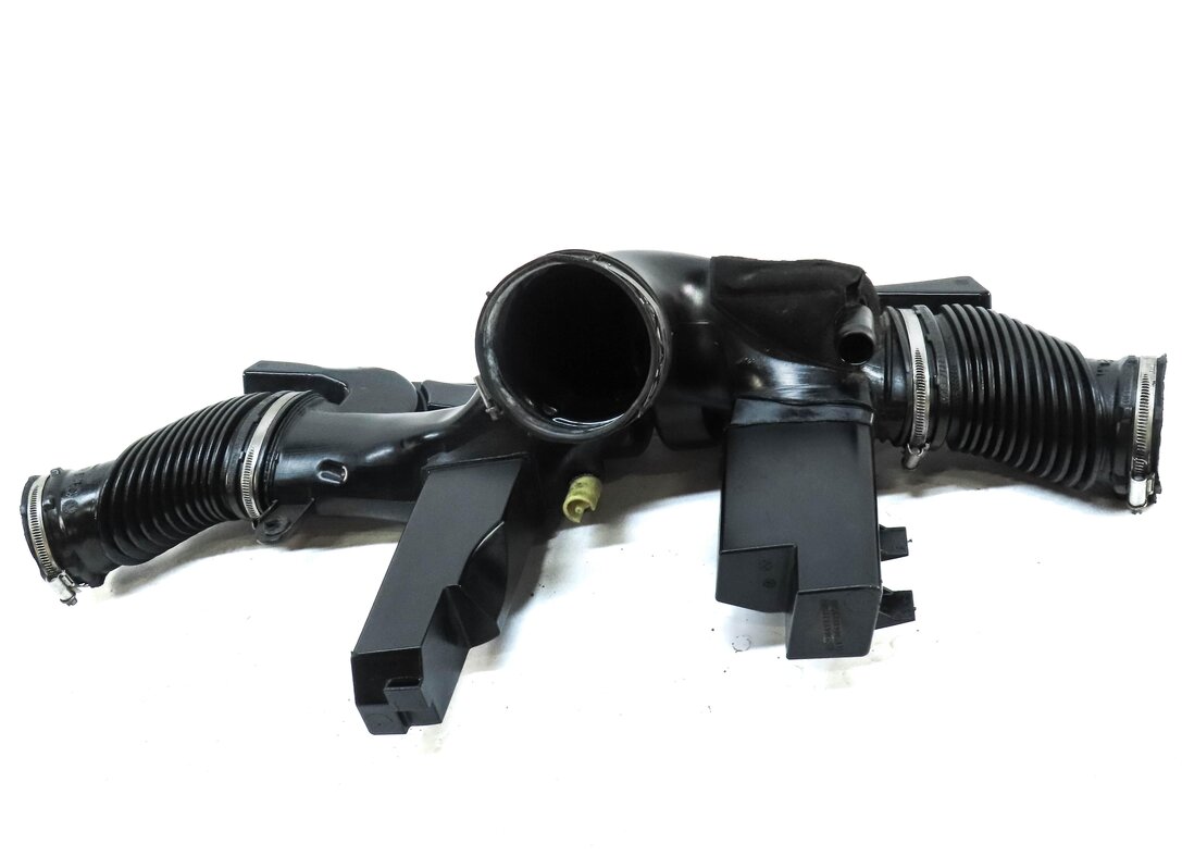 Thumbnail 2: 2011 LAND RANGE ROVER SPORT (L320) 5.0L SUPER ENGINE AIR INTAKE RESONATOR HOSE