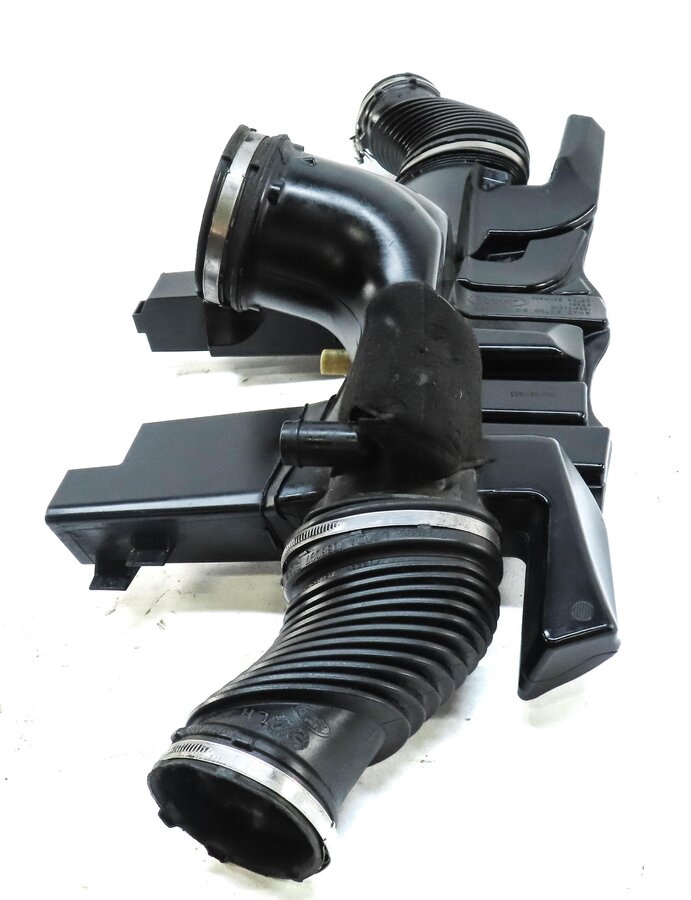 Thumbnail 4: 2011 LAND RANGE ROVER SPORT (L320) 5.0L SUPER ENGINE AIR INTAKE RESONATOR HOSE