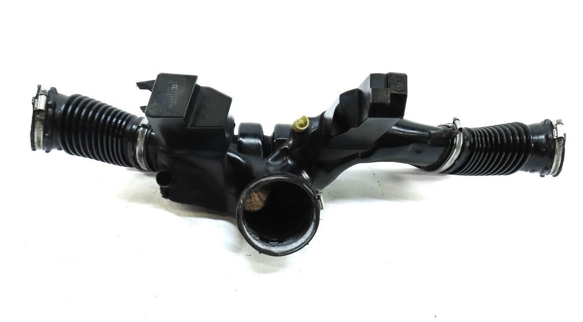 Thumbnail 7: 2011 LAND RANGE ROVER SPORT (L320) 5.0L SUPER ENGINE AIR INTAKE RESONATOR HOSE