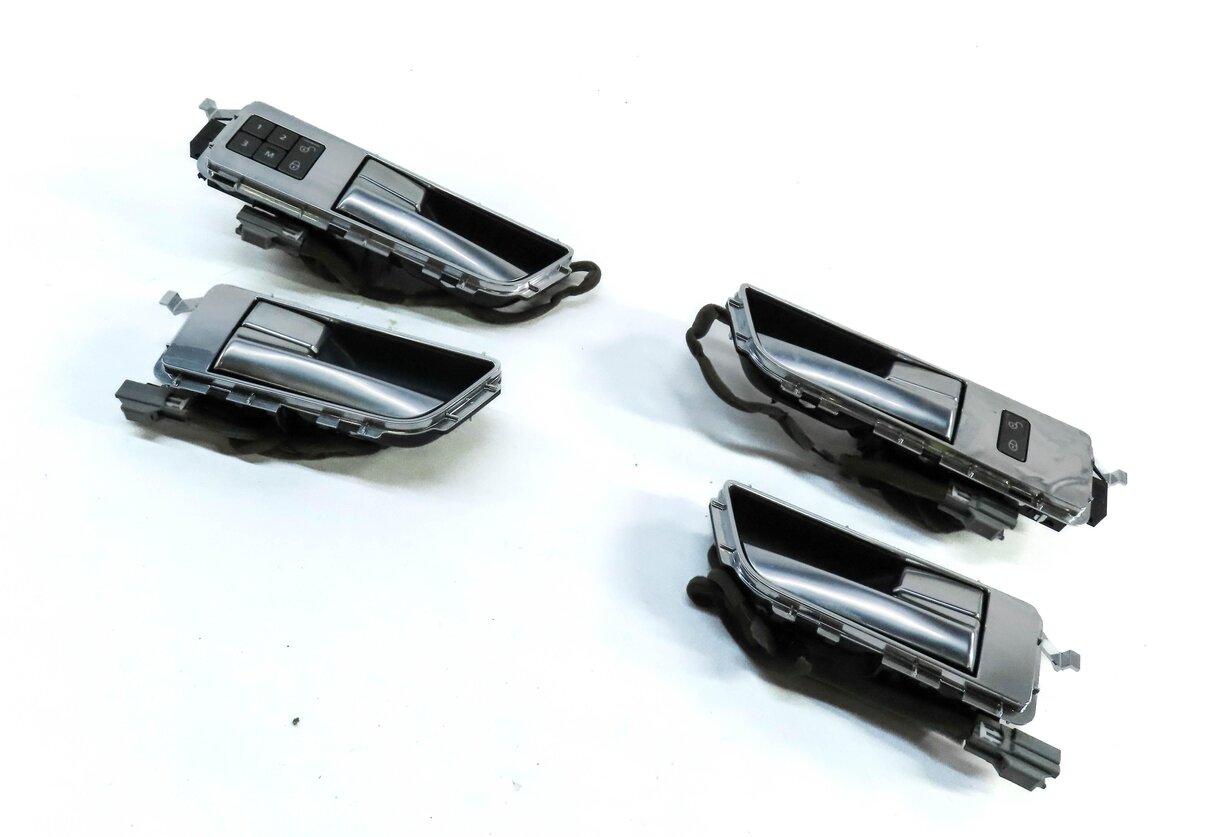 Thumbnail 1: 10-16 LAND ROVER LR4 / RANGE ROVER SPORT (L320) FRONT INTERIOR DOOR HANDLE SET