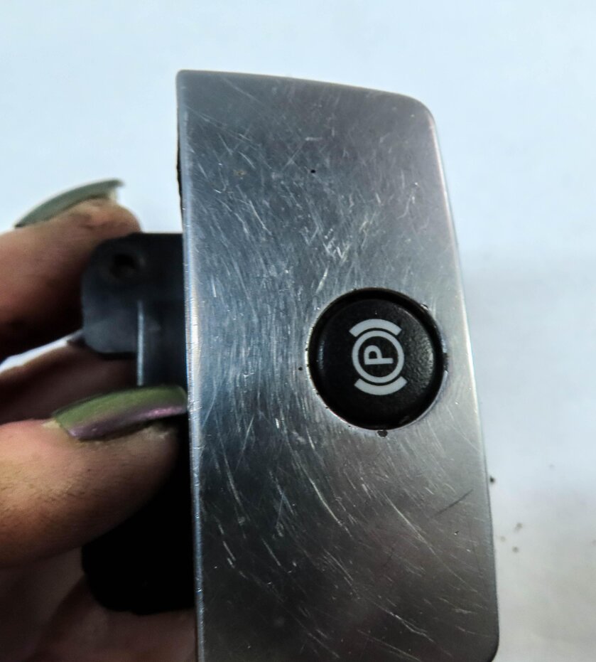 Thumbnail 6: 2011 LAND RANGE ROVER SPORT (L320) EMERGENCY HILL PARKING E-BRAKE SWITCH BUTTON