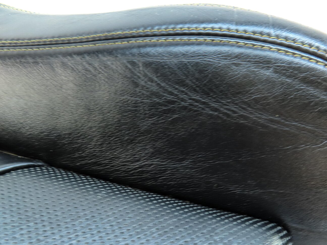 Thumbnail 8: 14-17 6 M6 COUPE F13 FRONT LEFT ///M EMBOSSED HEAT VENT LOWER SEAT CUSHION BLACK