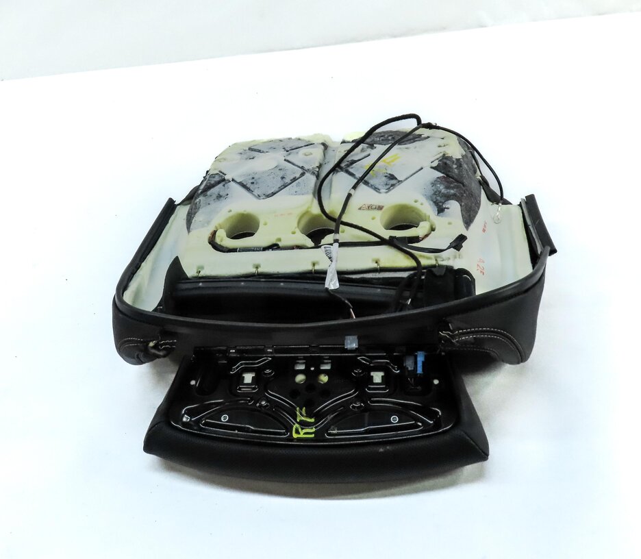 Thumbnail 5: 14-17 6 M6 COUPE F13 FRONT RIGHT M EMBOSSED HEAT VENT LOWER SEAT CUSHION (BLACK)