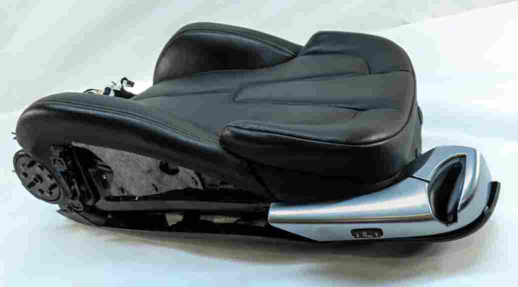 Thumbnail 8: 14-17 6 M6 COUPE (F13) FRONT LEFT ///M EMBOSSED VENTED UPPER SEAT CUSHION BLACK