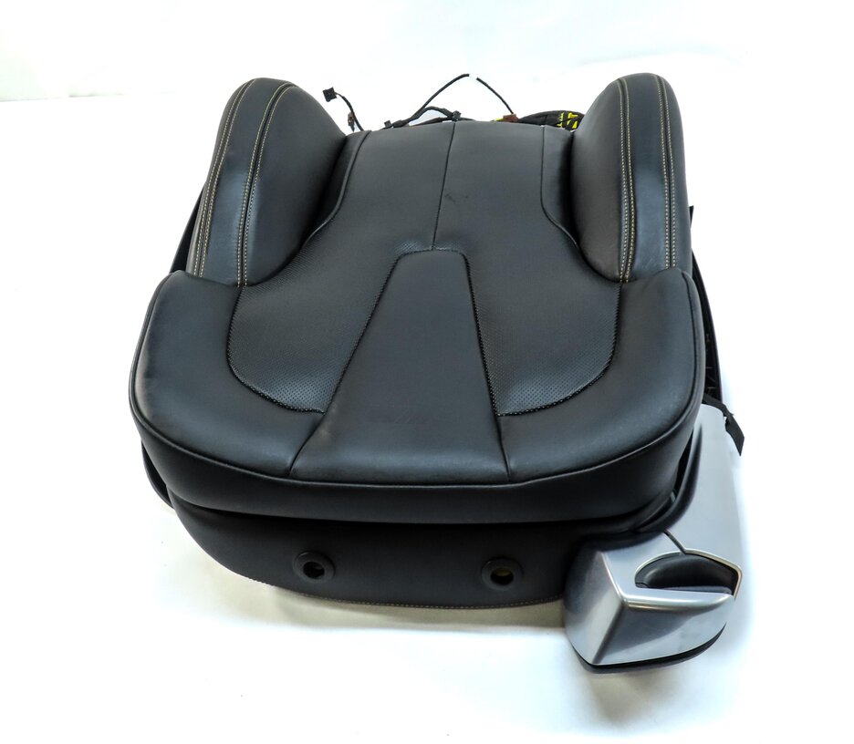 Thumbnail 18: 14-17 6 M6 COUPE (F13) FRONT RIGHT ///M EMBOSSED VENTED UPPER SEAT CUSHION BLACK