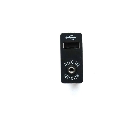 Thumbnail 2: 2016 BMW M6 COUPE (F13) RADIO STEREO AUX AUXILIARY USB INPUT PLUG CHARGE PANEL