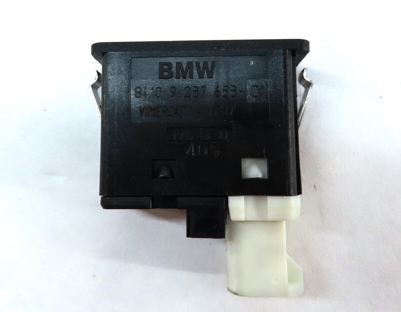 Thumbnail 5: 2016 BMW M6 COUPE (F13) RADIO STEREO AUX AUXILIARY USB INPUT PLUG CHARGE PANEL