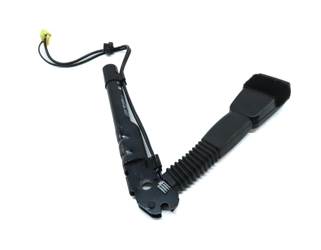 Thumbnail 4: 12-19 BMW 4 6 SERIES M4 M6 (F06 F12 F13 F32) RIGHT FRONT SEATBELT RECEIVER