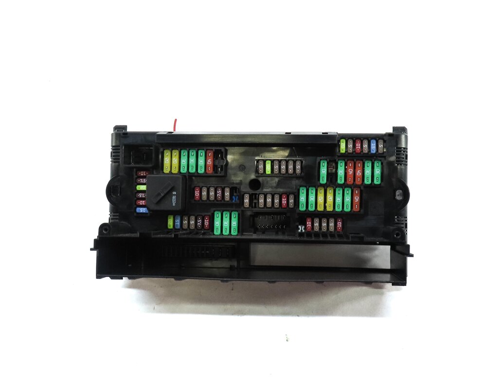Thumbnail 2: 2016 BMW M6 COUPE (F13) FRONT POWER DISTRIBUTION RELAY FUSE BOX 9252815