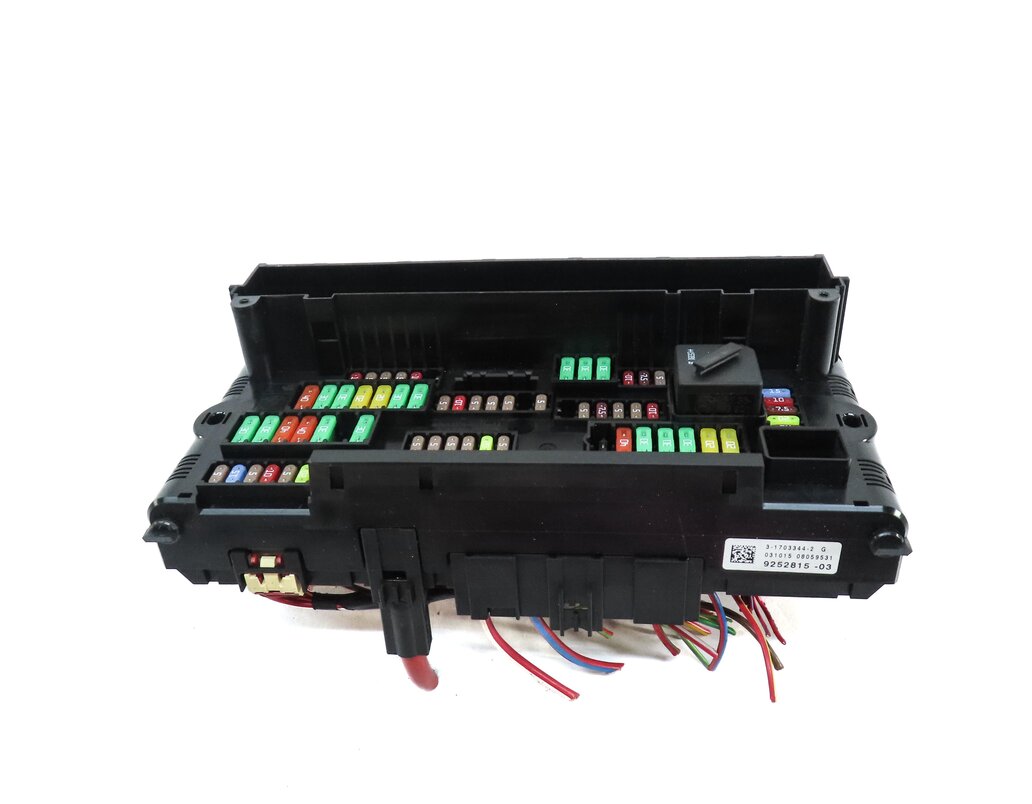 Thumbnail 4: 2016 BMW M6 COUPE (F13) FRONT POWER DISTRIBUTION RELAY FUSE BOX 9252815
