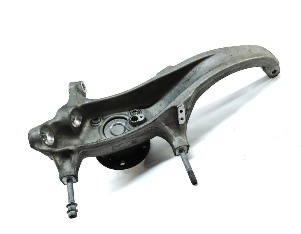 Thumbnail 3: 2012-2019 BMW M5 M6 ///M (F06 F10 F12 F13) RIGHT FRONT PASSENGER SPINDLE KNUCKLE