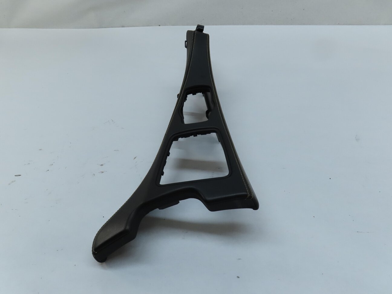 Thumbnail 2: 12-18 BMW M6 ///M (F06 F12 F13) FRONT CENTER CONSOLE SURROUND TRIM BLACK LEATHER