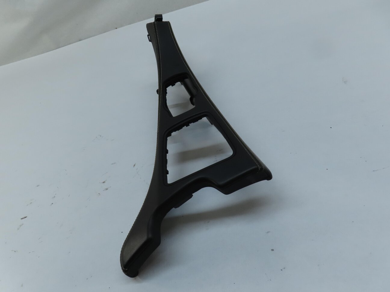Thumbnail 3: 12-18 BMW M6 ///M (F06 F12 F13) FRONT CENTER CONSOLE SURROUND TRIM BLACK LEATHER