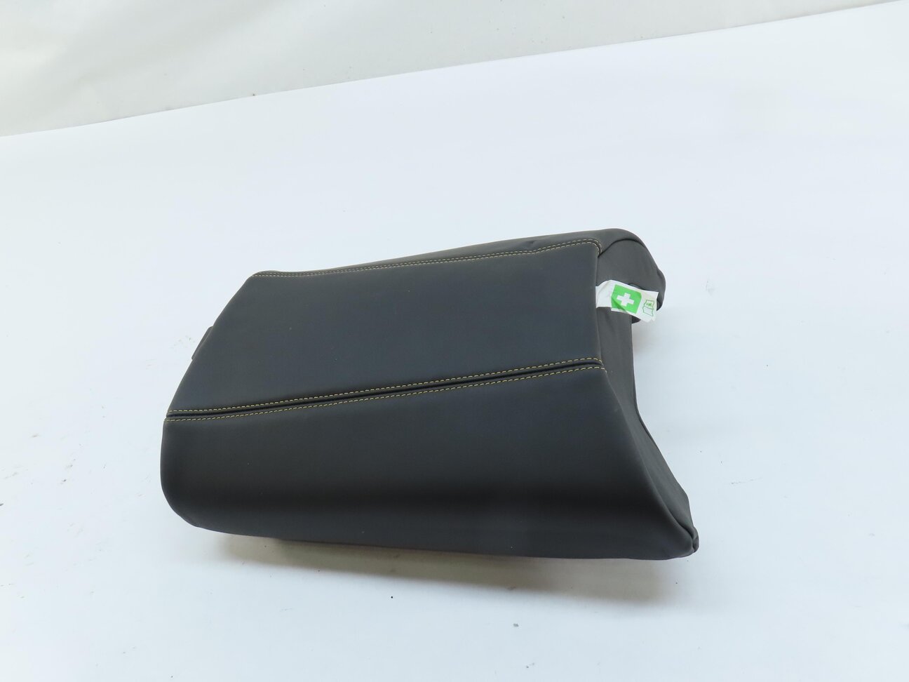 Thumbnail 4: 2016 BMW M6 COUPE F13 REAR SEAT CENTER CONSOLE ARMREST LID (BLACK SPECIAL Z1XX)