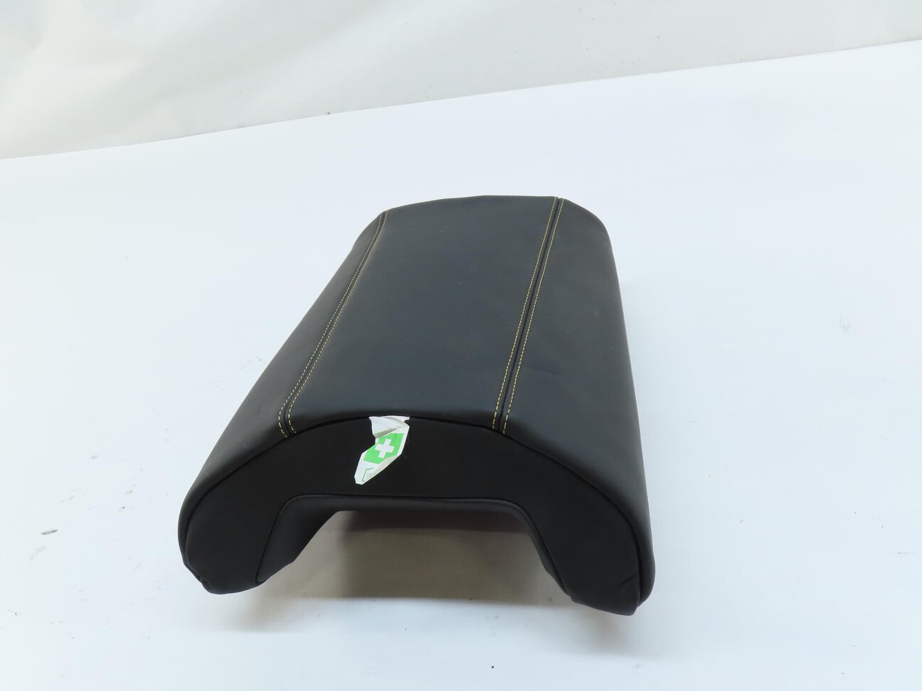 Thumbnail 5: 2016 BMW M6 COUPE F13 REAR SEAT CENTER CONSOLE ARMREST LID (BLACK SPECIAL Z1XX)