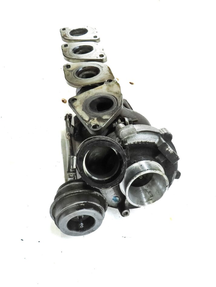 Thumbnail 4: 2011-2020 CL550 E550 GL450 GL550 ML550 S550 SL550 CLS550 4.6L RIGHT TURBOCHARGER