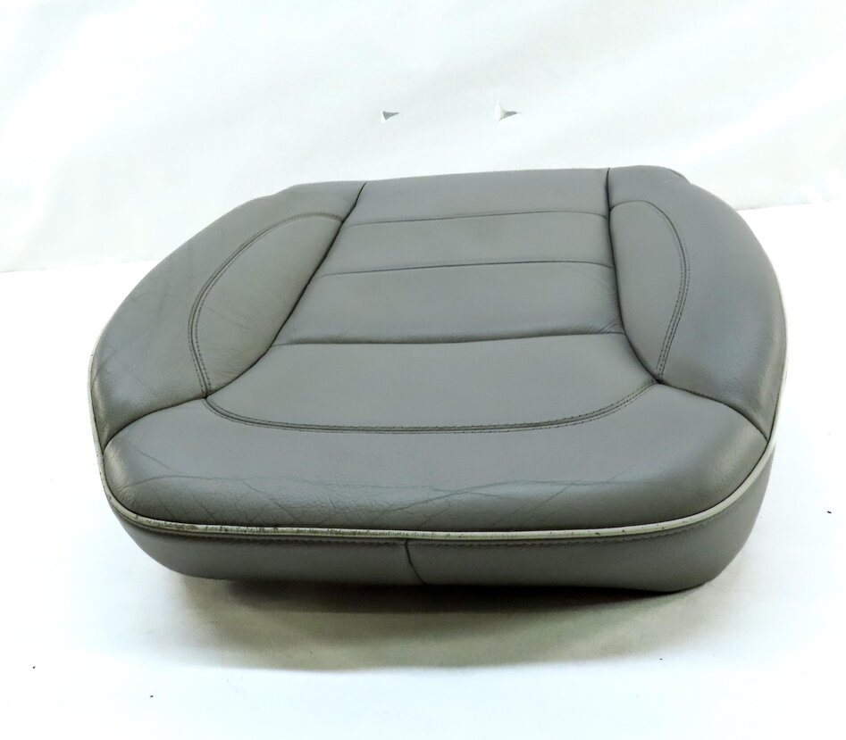 Thumbnail 4: 2013 MERCEDES GL450 (X166) FRONT RIGHT LOWER HEATED SEAT CUSHION (GREY LEATHER)