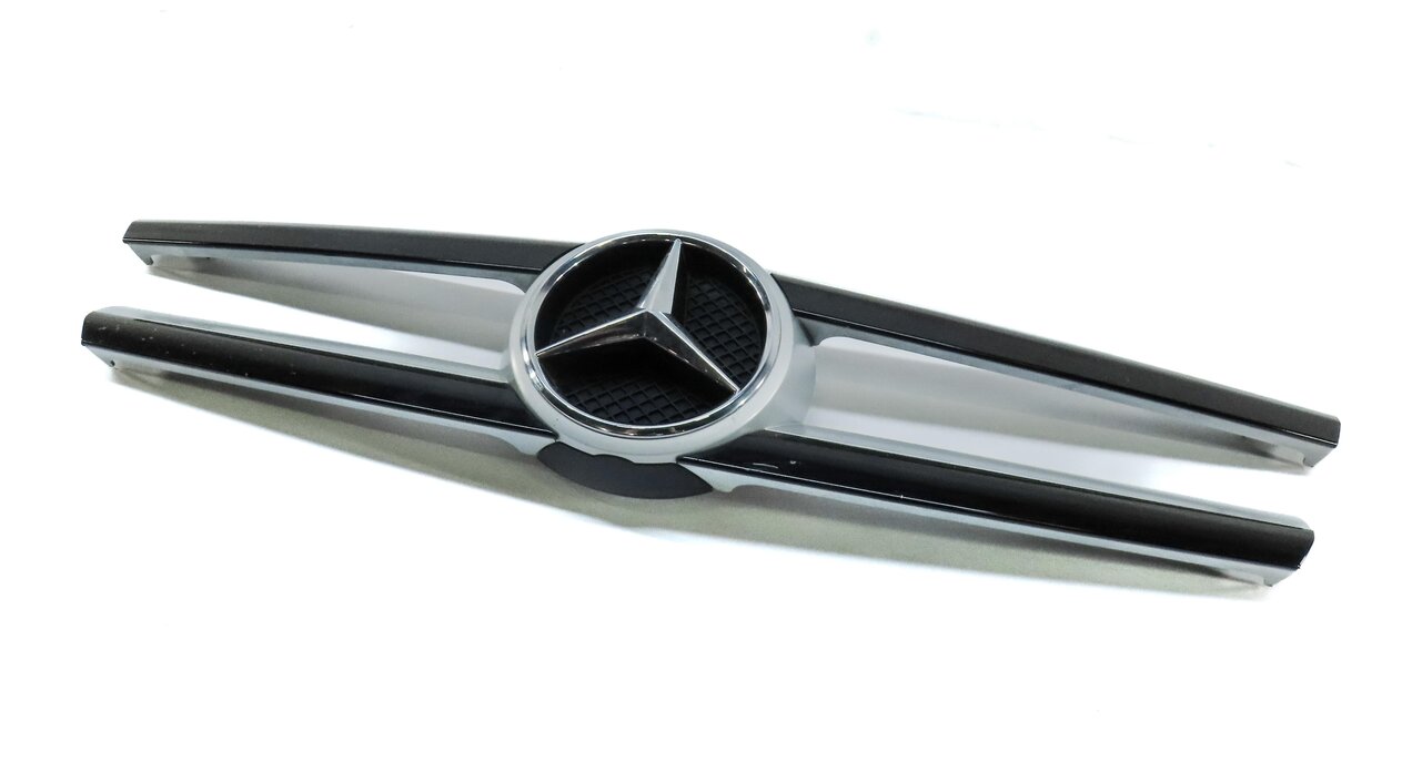 2013-2016 MERCEDES GL350 GL450 (X166) FRONT UPPER CENTER HOOD GRILLE TRIM