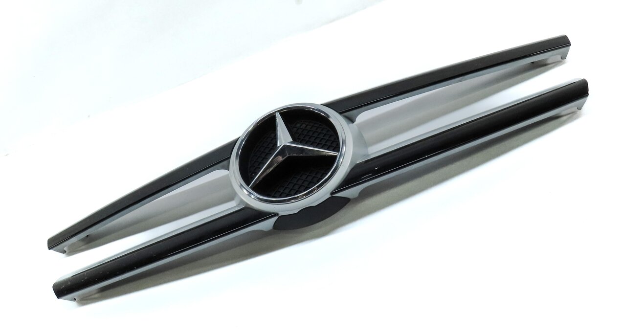 Thumbnail 3: 2013-2016 MERCEDES GL350 GL450 (X166) FRONT UPPER CENTER HOOD GRILLE TRIM
