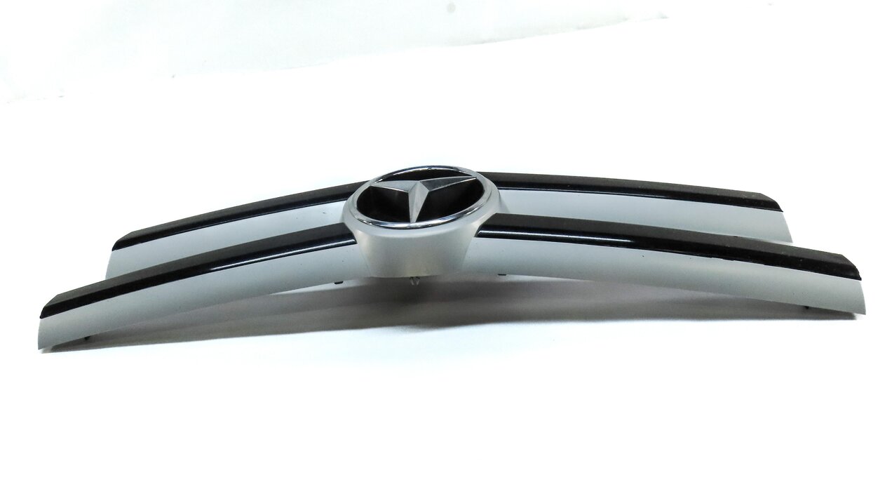 Thumbnail 4: 2013-2016 MERCEDES GL350 GL450 (X166) FRONT UPPER CENTER HOOD GRILLE TRIM