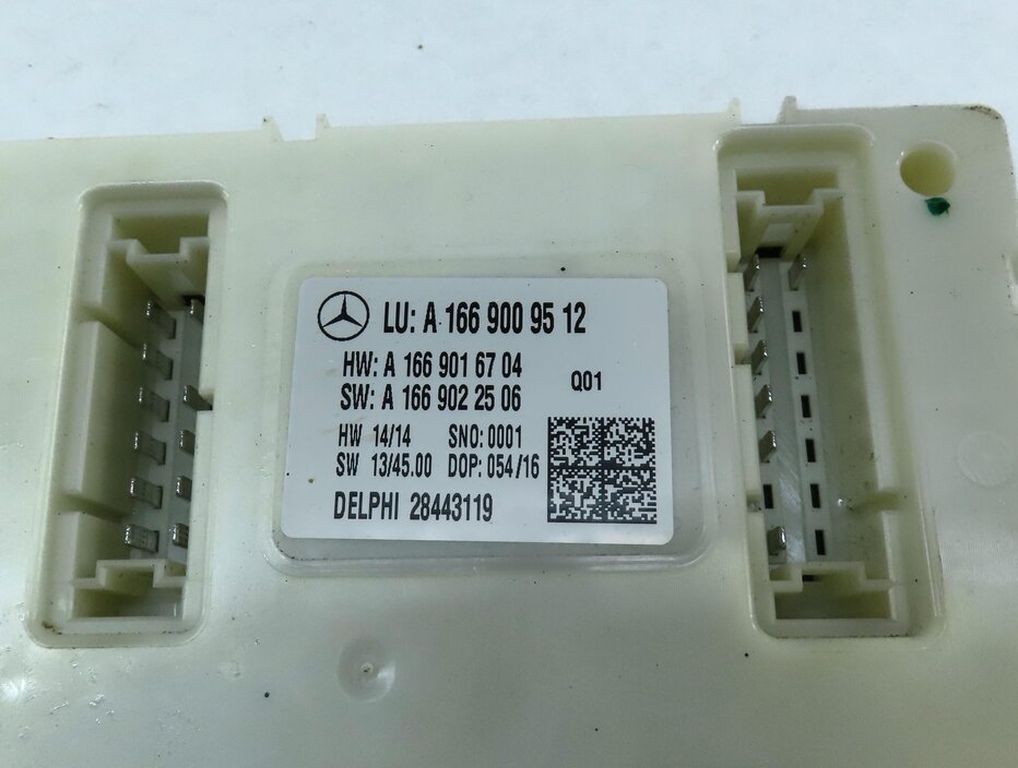 Thumbnail 4: 2013-2014 MERCEDES GL-CLASS (X166) REAR SIGNAL ACQUISITION CONTROL MODULE SAM