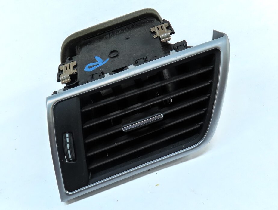 Thumbnail 3: 2013 MERCEDES GL450 (X166) FRONT RIGHT DASH HVAC A/C HEATER AIR VENT (BLACK)