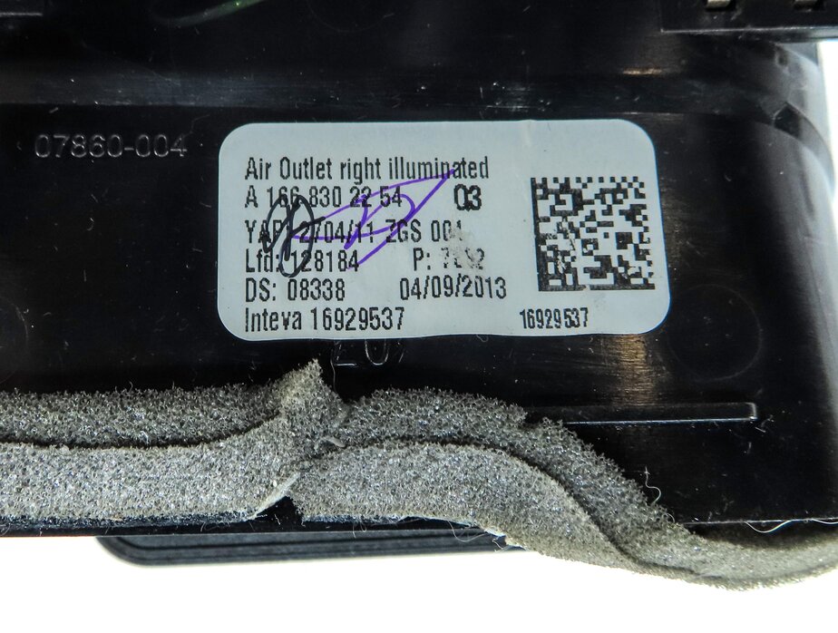 Thumbnail 6: 2013 MERCEDES GL450 (X166) FRONT RIGHT DASH HVAC A/C HEATER AIR VENT (BLACK)