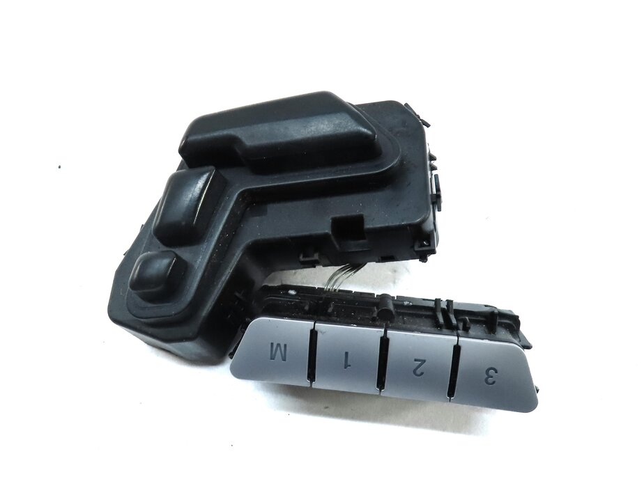 Thumbnail 4: 2013 MERCEDES GL450 (X166) FRONT RIGHT PASSENGER SEAT ADJUST SWITCH w/ MEMORY