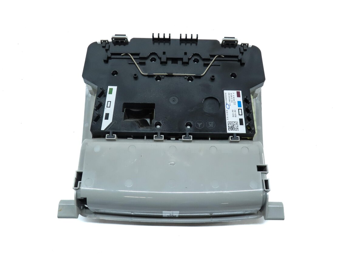 Thumbnail 6: 2013 MERCEDES GL450 X166 FRONT CENTER ROOF PRIMARY DOMELIGHT MAP LIGHT LAMP GREY