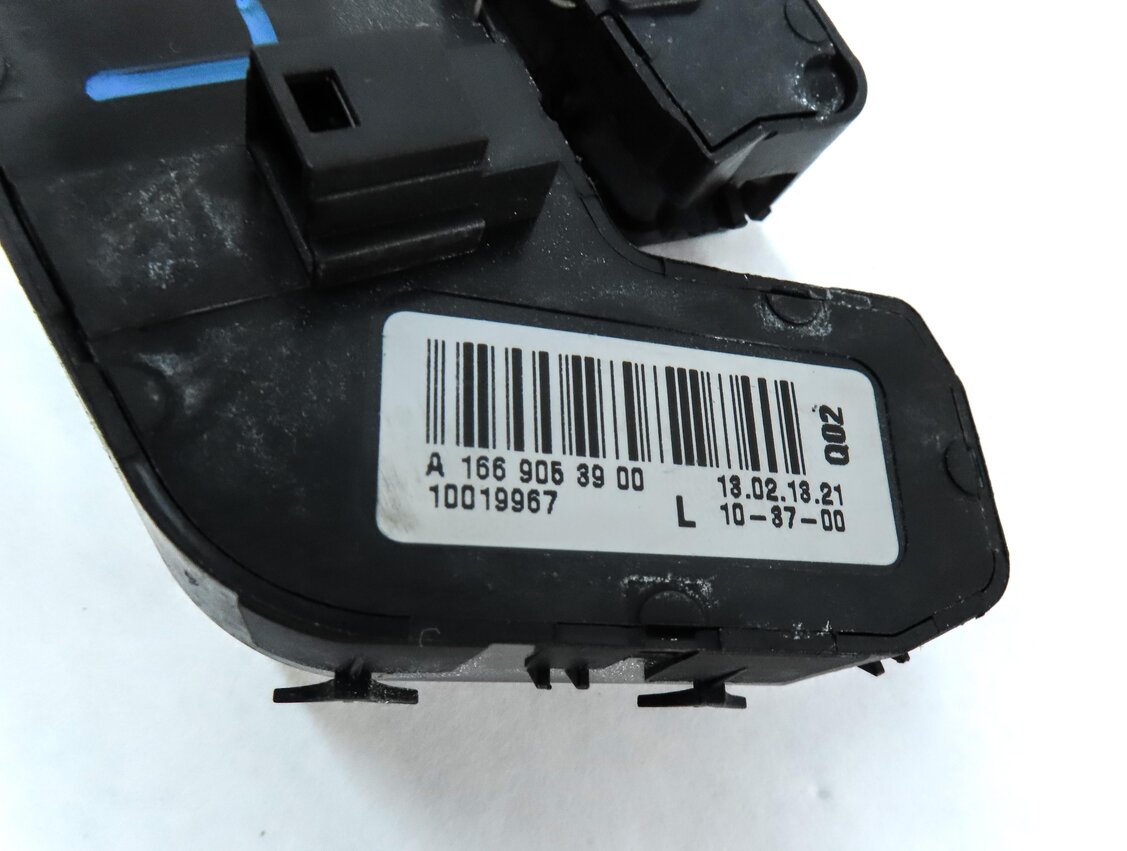 Thumbnail 6: 12-18 CLA G GL ML C117 W166 W242 W463 X166 FRONT LEFT DRIVER MEMORY SEAT SWITCH