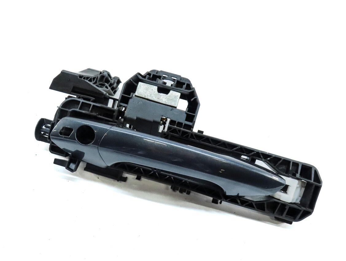 Thumbnail 1: 11-19 MERCEDES E GL GLE GLS ML (W166 W212 X166) LEFT DRIVER DOOR HANDLE (GRAY)