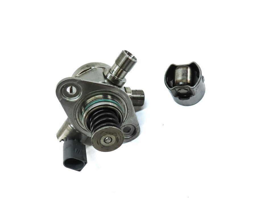 Thumbnail 3: 11-20 MERCEDES CL E G GL ML SL S SL CLS W212 W222 LEFT HIGH PRESSURE FUEL PUMP