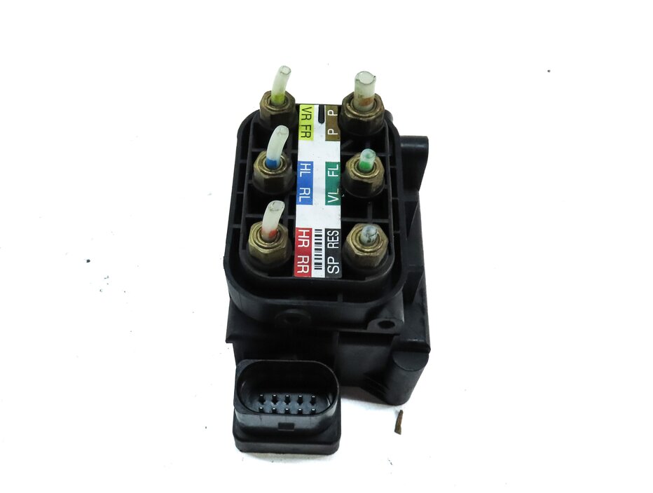 Thumbnail 4: 2013 MERCEDES GL450 (X166) AIR SUSPENSION VALVE BLOCK 2123200358