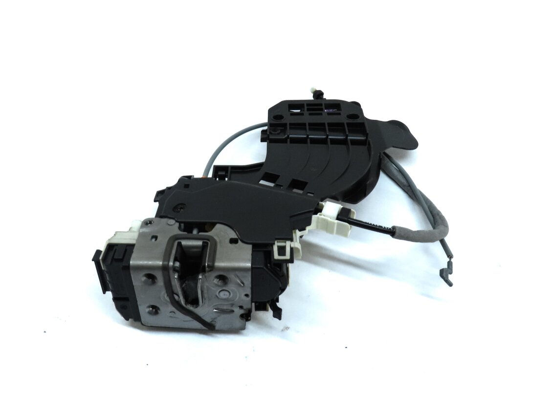 Thumbnail 4: 11-19 MERCEDES B CLA CLS E GL GLA ML (W166 W212 X166 X204) LEFT REAR DOOR LATCH