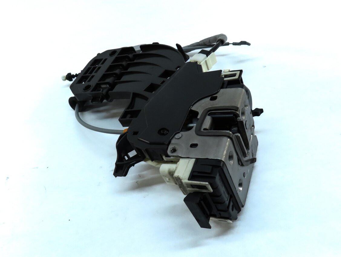 Thumbnail 5: 11-19 MERCEDES B CLA CLS E GL GLA ML (W166 W212 X166 X204) LEFT REAR DOOR LATCH