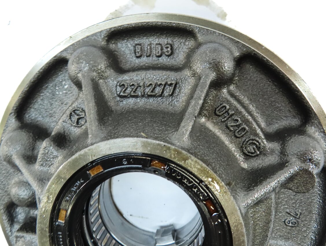 Thumbnail 7: 2013 MERCEDES GL450 GL550 ML550 (W166 X166) 722.9 TRANSMISSION OIL PUMP