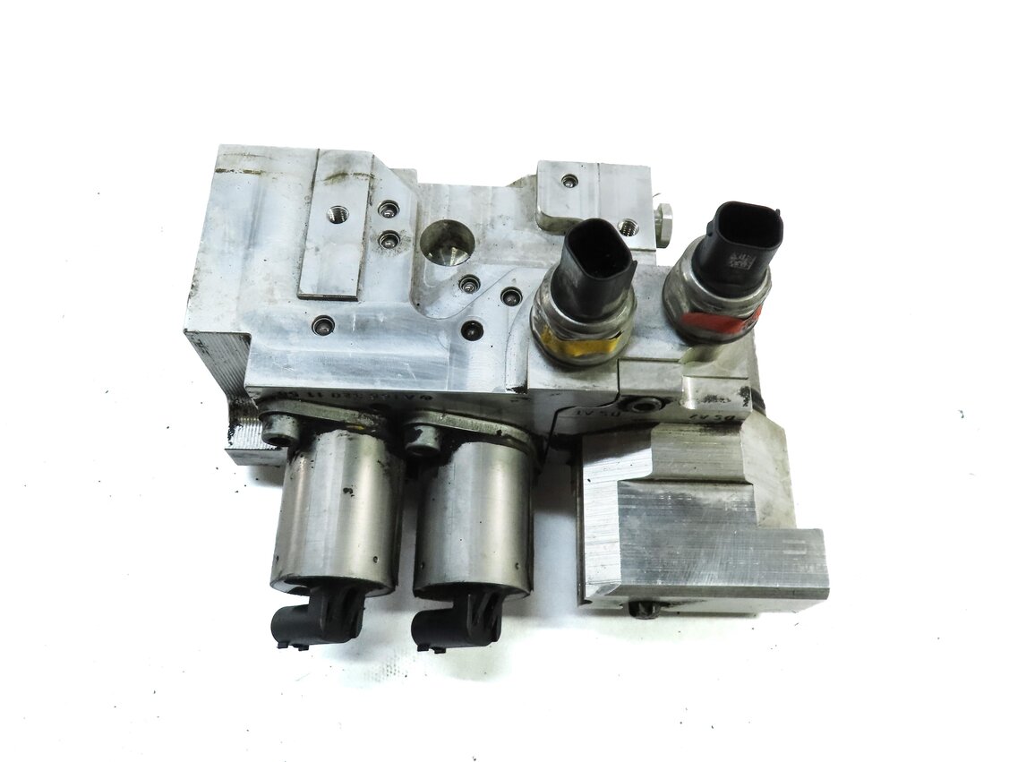 Thumbnail 2: 2013 MERCEDES GL450 X166 FRONT ACTIVE SWAY BARD HYDRAULIC VALVE BLOCK 1663201158