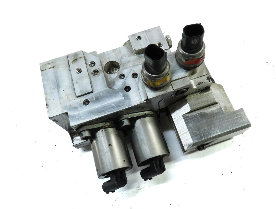 Thumbnail 3: 2013 MERCEDES GL450 X166 FRONT ACTIVE SWAY BARD HYDRAULIC VALVE BLOCK 1663201158
