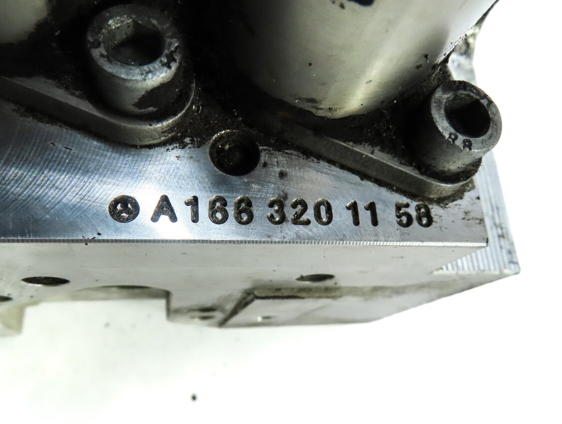 Thumbnail 7: 2013 MERCEDES GL450 X166 FRONT ACTIVE SWAY BARD HYDRAULIC VALVE BLOCK 1663201158