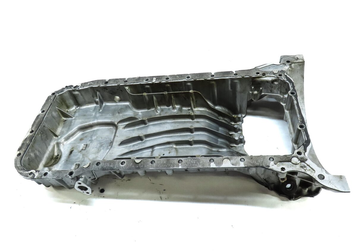Thumbnail 7: 2012-2020 MERCEDES E550 GL450 GL550 ML550 SL550 CLS550 - 4.6L V8 UPPER OIL PAN