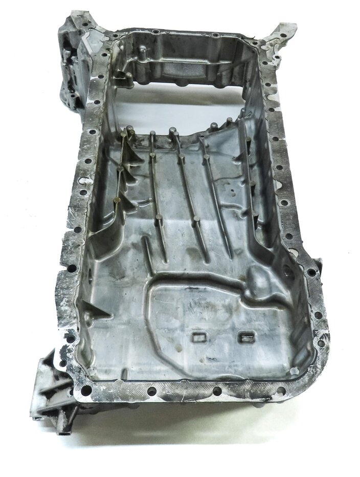 Thumbnail 8: 2012-2020 MERCEDES E550 GL450 GL550 ML550 SL550 CLS550 - 4.6L V8 UPPER OIL PAN