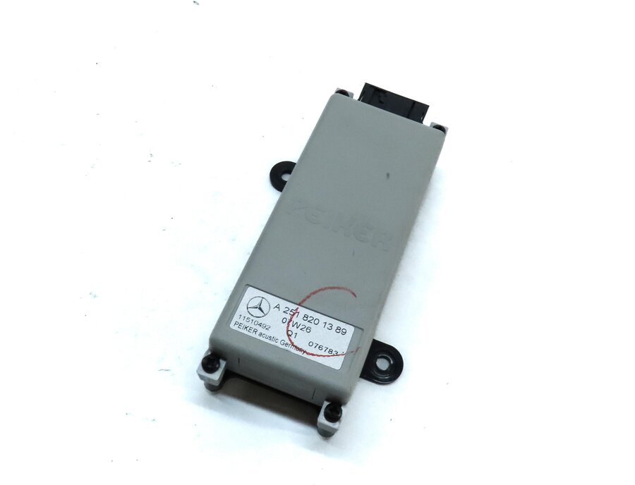 08-09 MERCEDES GL320 GL450 GL550 ML320 ML350 (X164 W164) RADIO ANTENNA AMPLIFIER