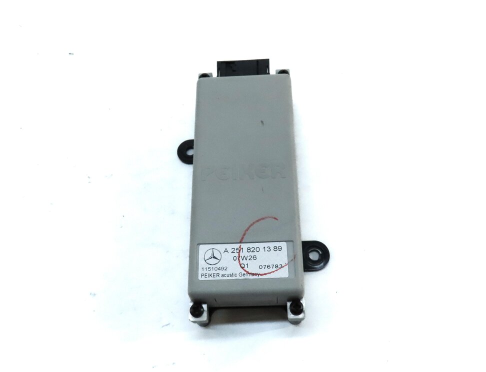 Thumbnail 2: 08-09 MERCEDES GL320 GL450 GL550 ML320 ML350 (X164 W164) RADIO ANTENNA AMPLIFIER