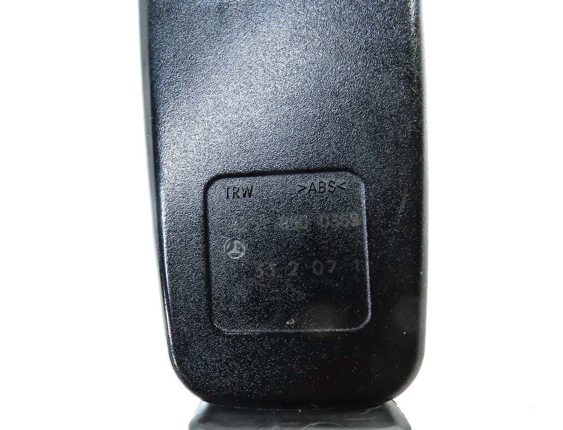 Thumbnail 6: 06-08 MERCEDES GL ML R CLASS W164 W251 X164 FRONT LEFT DRIVER SEATBELT RECEIVER