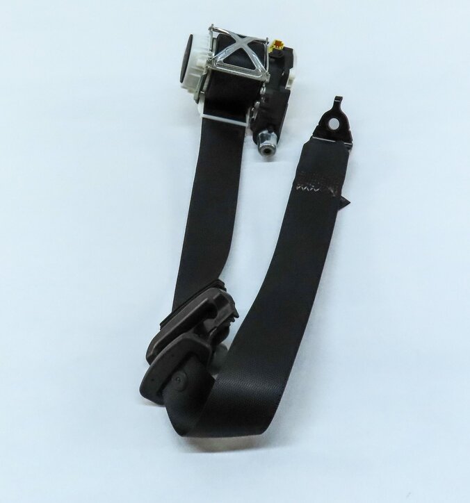 Thumbnail 2: 2008 MERCEDES ML CLASS (W164) REAR LEFT SECOND ROW SEATBELT RETRACTOR (BLACK)