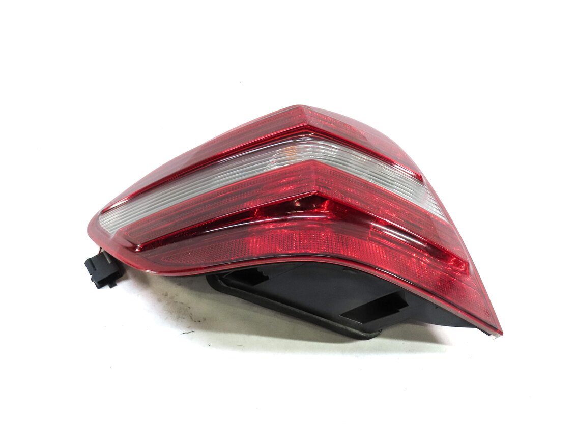 Thumbnail 5: 06-08 MERCEDES ML320 ML350 ML500 ML550 (W164) LEFT TAILLIGHT BRAKE LIGHT LAMP