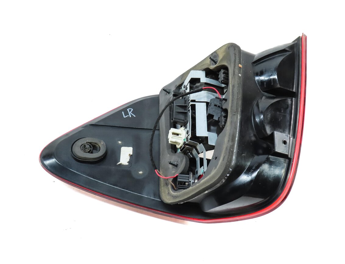 Thumbnail 6: 06-08 MERCEDES ML320 ML350 ML500 ML550 (W164) LEFT TAILLIGHT BRAKE LIGHT LAMP