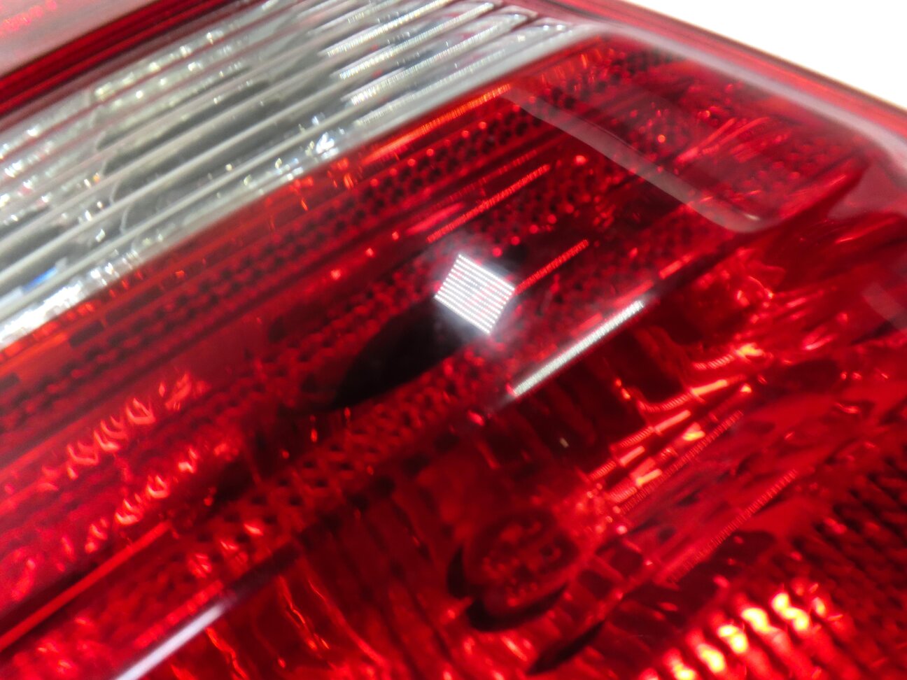 Thumbnail 7: 06-08 MERCEDES ML320 ML350 ML500 ML550 (W164) LEFT TAILLIGHT BRAKE LIGHT LAMP