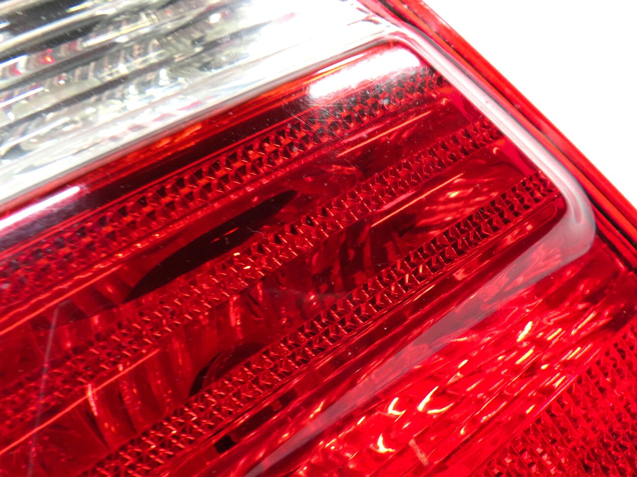 Thumbnail 8: 06-08 MERCEDES ML320 ML350 ML500 ML550 (W164) LEFT TAILLIGHT BRAKE LIGHT LAMP